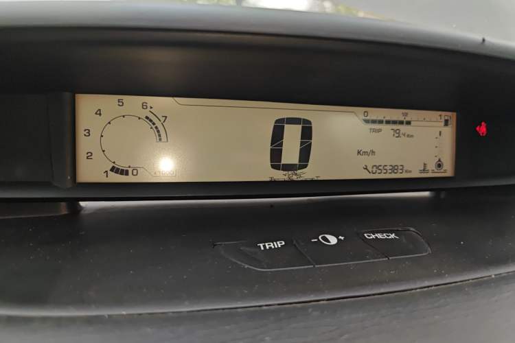 Used Citroen C-Quatre 2010 Sedan 1.6L Manual Shangle Version
