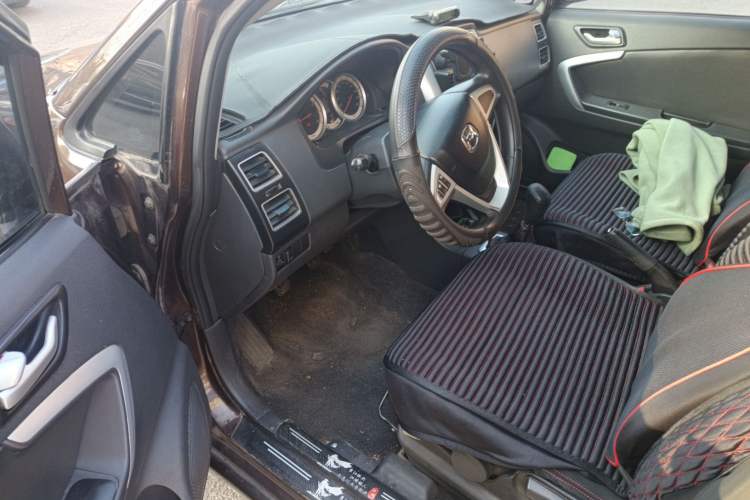 Used Suzuki Liana A6 2015 Hatchback 1.4L Manual Enjoyment Model
