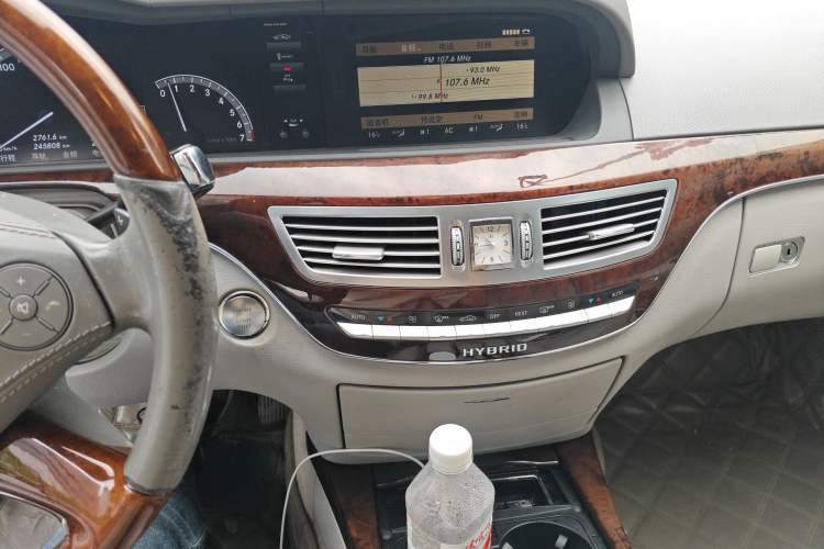 Used Mercedes-Benz S-Class 2010 S 400 L HYBRID Audio And AC Panel