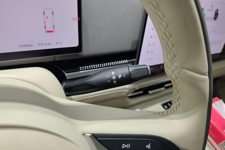 Used VOYAH Dream 2025 PHEV Four-Wheel-Drive Flagship Kunpeng Edition