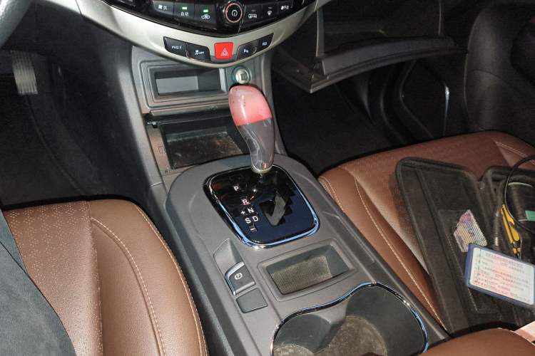 Used BYD S7 2015 2.0T Upgraded Automatic Luxury Version Gear Lever