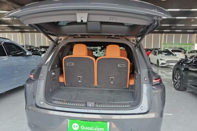 Used Li Auto L8 2023 Pro Model Trunk