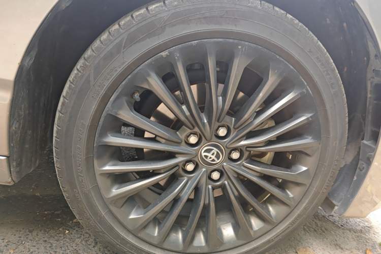 Used Toyota Avalon 2023 2.0L XLE Deluxe Edition
