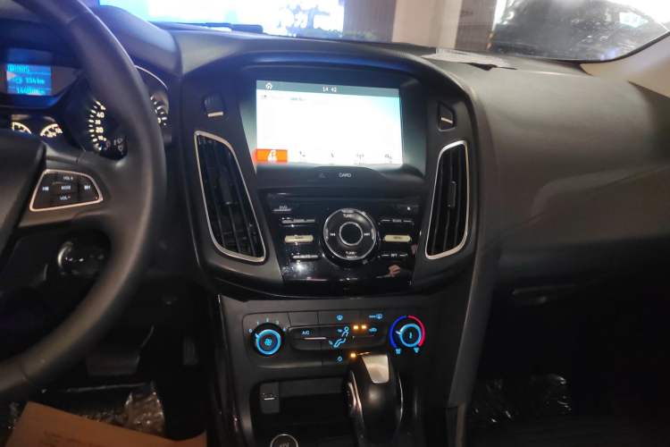 Used Ford Focus 2018 Sedan Classic 1.6L Automatic Trendy SmartDrive Edition