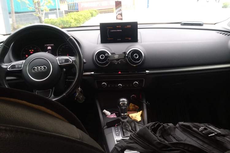 Used Audi A3 2014 Sportback 35 TFSI Automatic Comfort Model Center Console