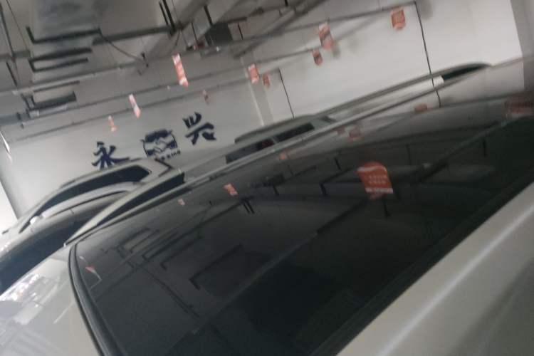 Used GAC Trumpchi GS8 2017 320T Two-Wheel Drive Luxury Smart Connectivity Version (7 Seats) Roof