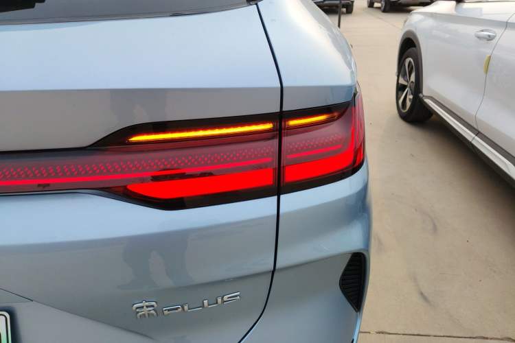 Used BYD Song PLUS New Energy 2023 Champion Edition DM-i 110KM Flagship PLUS Exterior 3