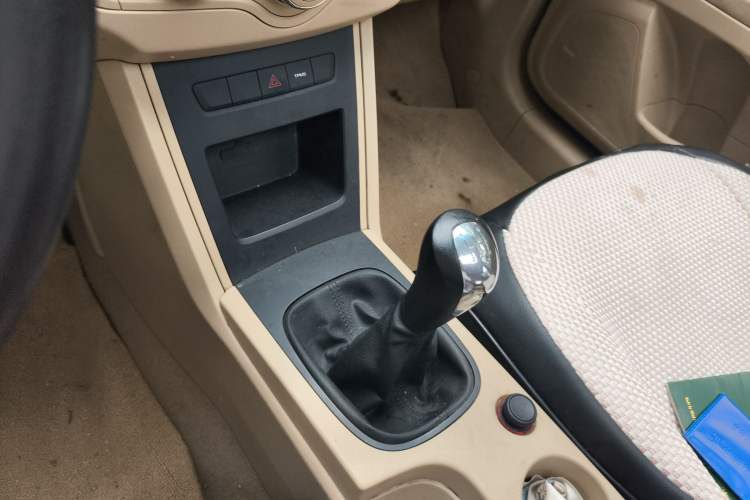 Used Roewe 350 2015 1.5L Manual Luxury Sunroof Edition
