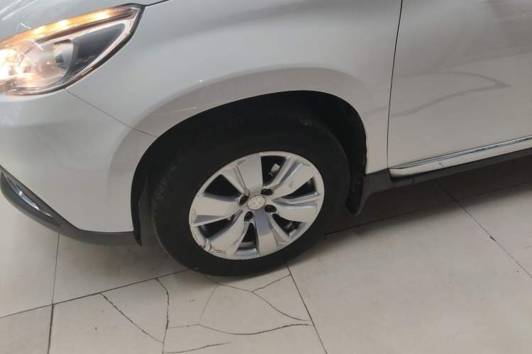 Used Peugeot 2008 2014 1.6L Automatic Fashion Edition Left Front Wheel Hub