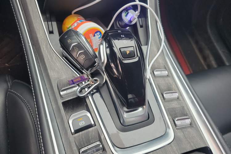 Used Landian E5 2023 1.5L DE-i 100KM Comfort Edition 7-Seater Gear Lever