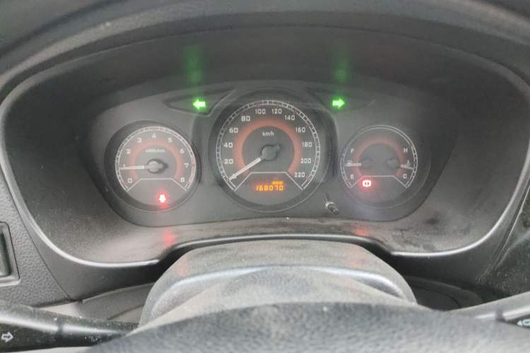 Used Soueast V3 Lingyue 2012 Revised Version 1.5L Manual – Style Edition
