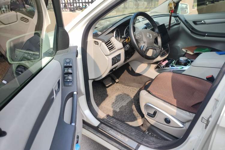 Used Mercedes-Benz R-Class 2011 R 300 L Business Model