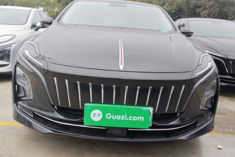 Used Hongqi E-QM5 2022 431 km Charge & Enjoy Edition
