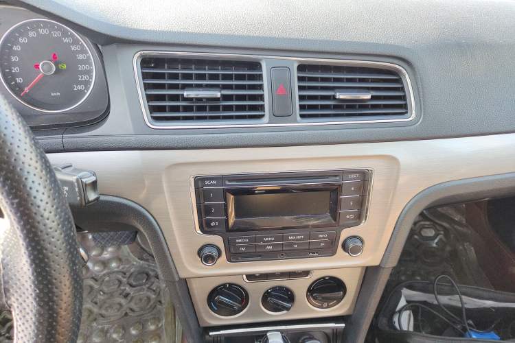 Used Volkswagen Lavida 2013 Restyled Classic 1.6L Automatic Comfort Edition