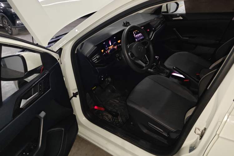 Used Volkswagen Lavida 2023 New Sharp 1.5L Automatic Excellent New Edition
