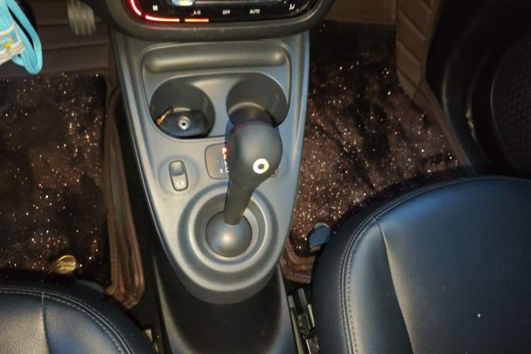 Used smart forfour 2016 1.0L 52 kW Dynamic Edition
