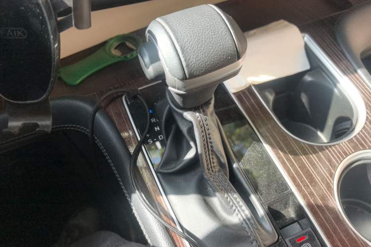 Used Toyota SIENNA 2021 2.5L Hybrid Luxury Edition Gear Lever