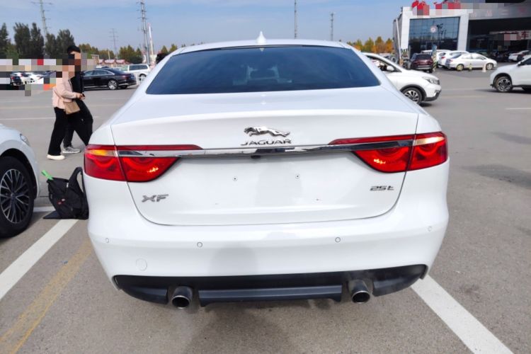 Used Jaguar XF 2016 XF 2.0T Two-Wheel-Drive Luxury Edition
