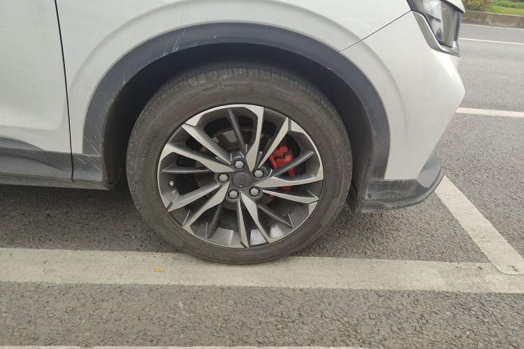 Used Geely Auto Coolray 2019 Sport Model 260T DCT Patrol China V Standard Right Front Wheel Hub