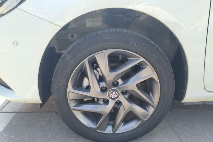 Used BYD Qin New Energy 2019 High-Range Deluxe Model Exterior 4