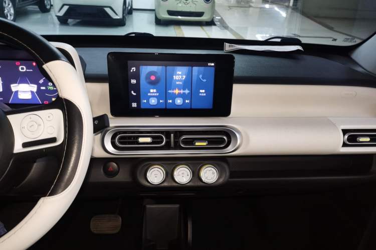 Used Wuling Hongguang MINIEV 2024 3rd Generation 215km Advanced Version
