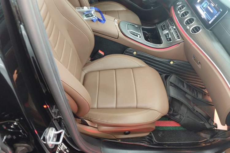 Used Mercedes-Benz E-Class 2019 Restyled E 300 L Sporty and Stylish Edition Right Front Seat