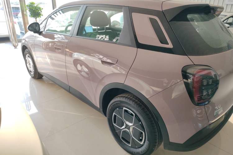 Used AION UT 2025 330 Starlight Edition
