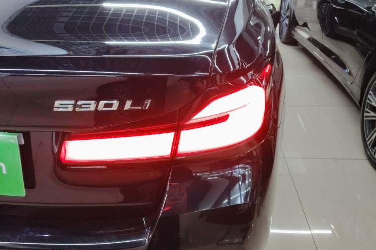 Used BMW 5 Series 2022 Restyled 530Li Leading Edition M Sport Package Exterior 3