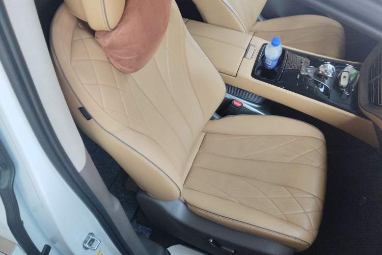 Used Denza D9 2022 DM-i 970 Four-Wheel Drive Flagship Model
