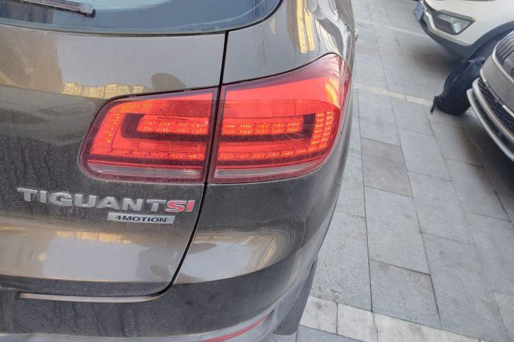 Used Volkswagen Tiguan L 2015 1.8TSI Automatic All-Wheel-Drive Luxury Model