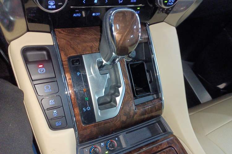 Used Toyota Alphard 2021 Dual-Engine 2.5L Luxury Edition Gear Lever