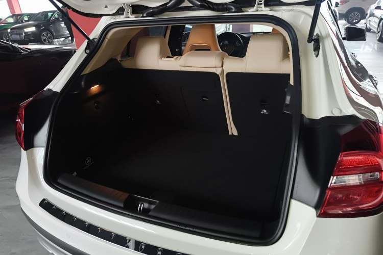 Used Mercedes-Benz GLA 2015 GLA 220 4MATIC Fashion Model
