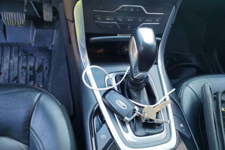 Used Ford Edge 2018 EcoBoost 245 Two-Wheel-Drive Titanium 7-Seater China V Standard
