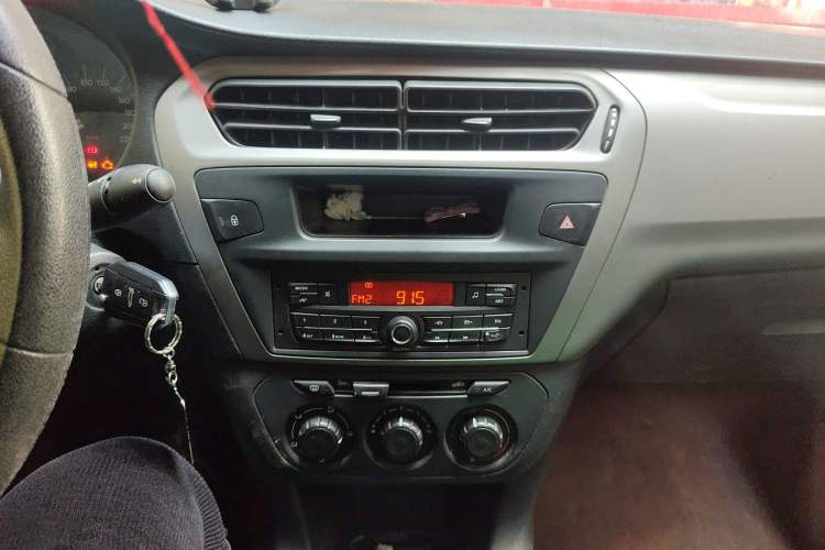 Used Citroen Elysee 2015 Zhishang Edition 1.6L Manual Fashion Model
