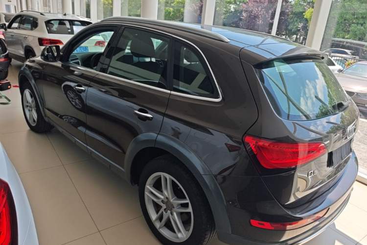 Used Audi Q5 2017 Plus 40 TFSI Technology Model