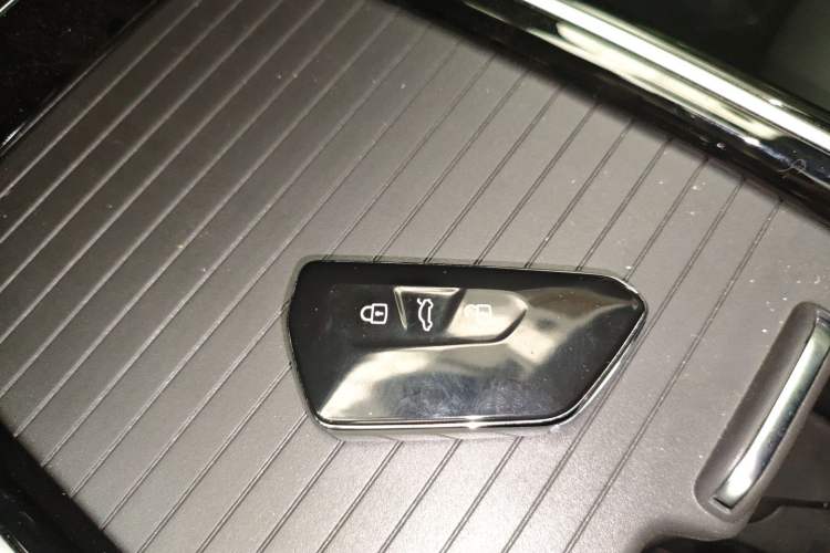 Used Volkswagen ID.4 X 2025 Smart Version Pure & Intelligent Enjoyment Edition Interior 1