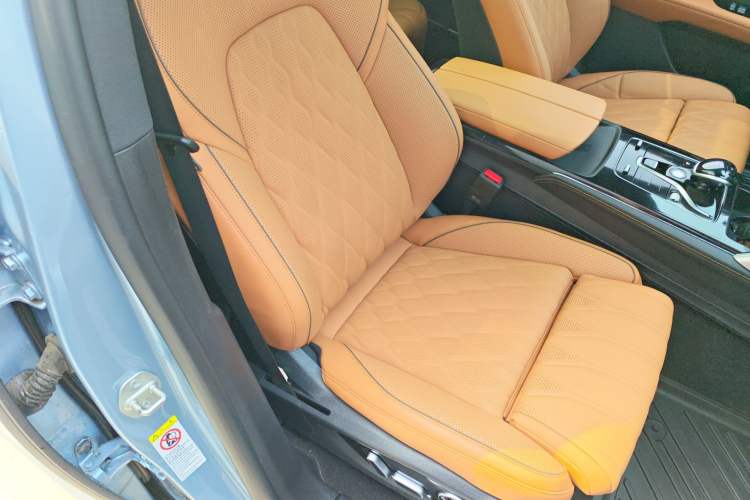 Used BYD Tang New Energy 2023 DM-i Champion Edition 112KM Prestige Model Right Front Seat