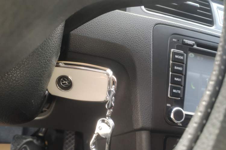 Used Volkswagen Santana 2015 1.6L Automatic Fashion Edition Vehicle Key