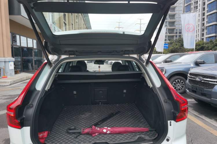 Used Volvo XC60 2019 T4 Zhiyi Edition China V Standard
