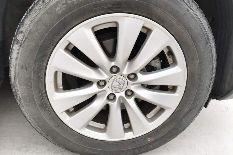 Used Honda CR-V 2016 2.0L Two-Wheel Drive Classic Edition Right Front Wheel Hub