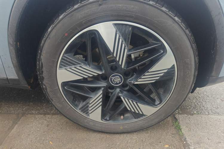 Used BYD Tang New Energy 2023 DM-i Champion Edition 112KM Prestige Model Right Front Wheel Hub