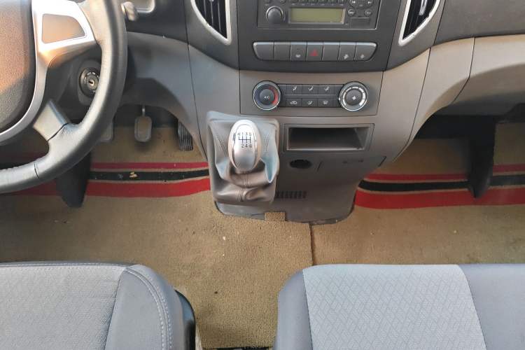 Used JAC Group Sunray 2022 2.0T Fuel-Efficient King PLUS Express Version Short Wheelbase 6-7 Seater – HFC4DB3-2E4 Gear Lever