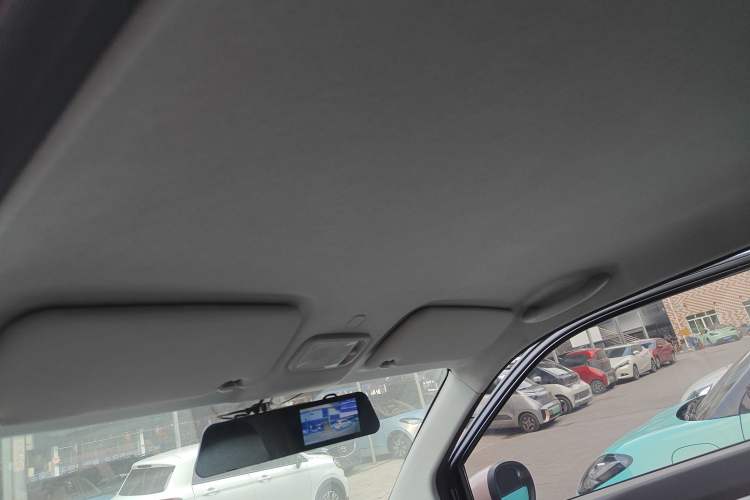 Used Chery QQ Ice Cream 2022 170km Sundae Phosphate Lithium-Ion
