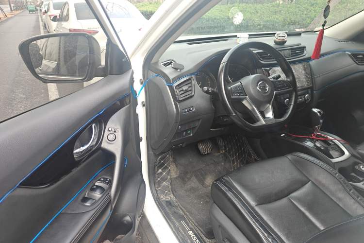 Used Nissan X-Trail 2020 2.0L XL Premium CVT 2WD SmartConnect Luxury Edition Driver Seat
