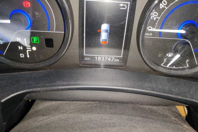 Used Toyota Corolla 2016 Dual-Engine 1.8L E-CVT Elite Edition Odometer Close Up