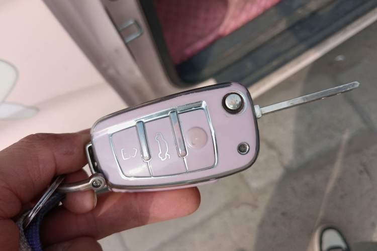 Used Chery QQ Ice Cream 2022 170km Sundae Phosphate Lithium-Ion
