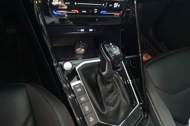 Used Volkswagen Tayron 2022 330TSI Two-Wheel Drive Luxury Smart Connectivity Version