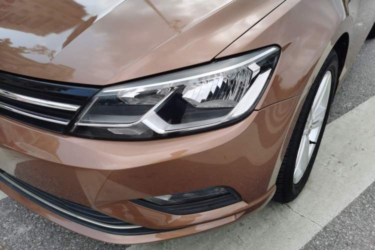 Used Volkswagen Lamando 2015 280TSI DSG Comfort Edition Left Front Headlight