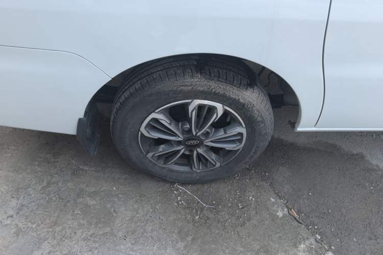 Used JAC Refine M3 2023 1.8L 7/8-Seater Smart Connectivity Version Exterior 5