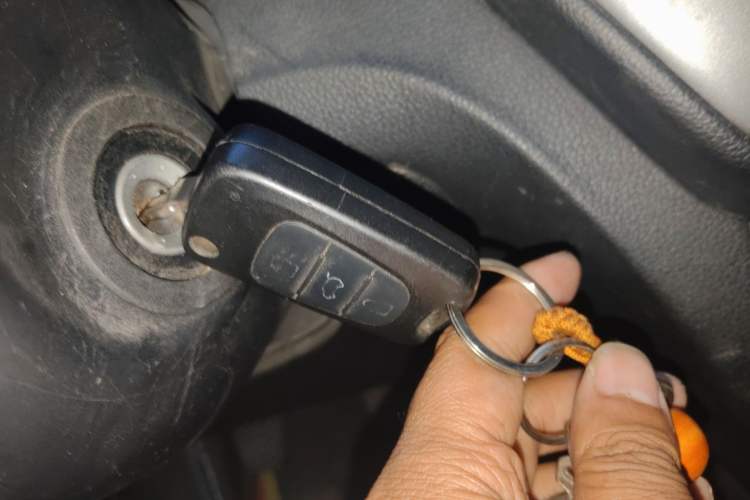 Used Kia K2 2015 Sedan 1.4L Manual Transmission GL Vehicle Key